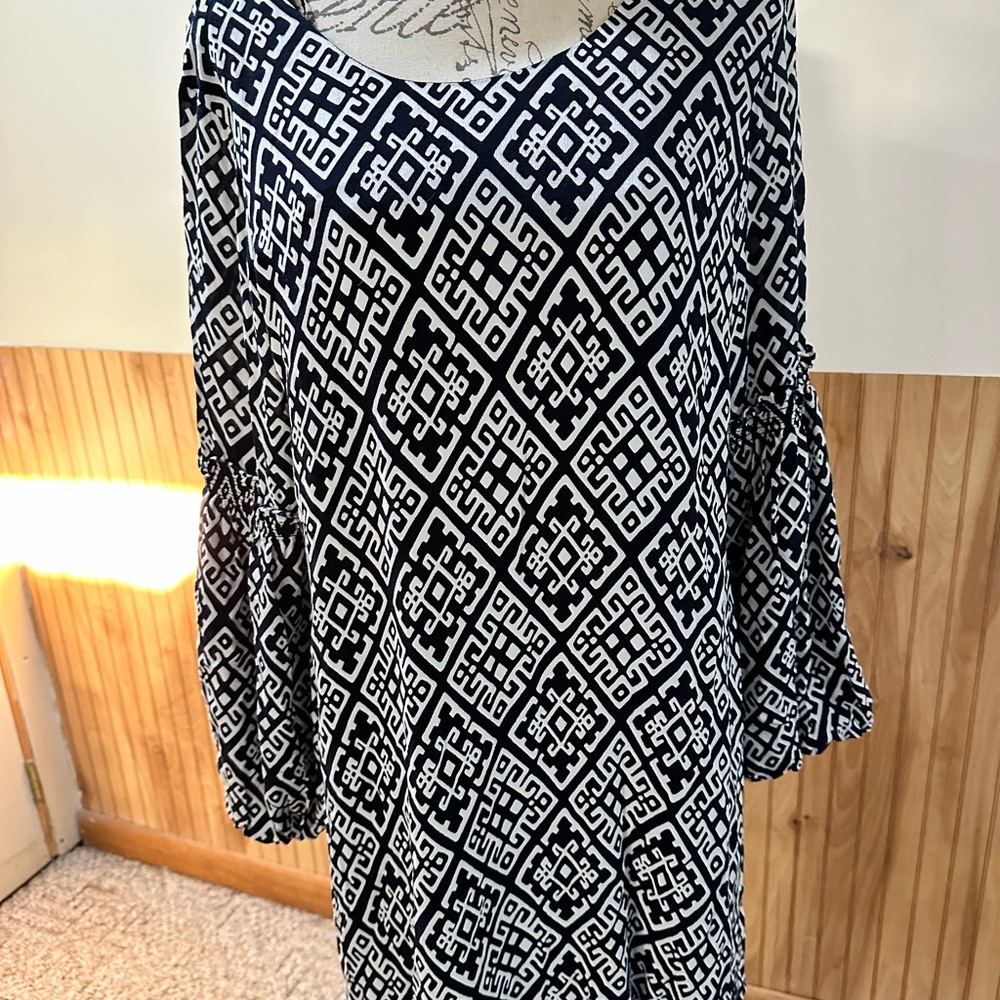 Crown & Ivy dress